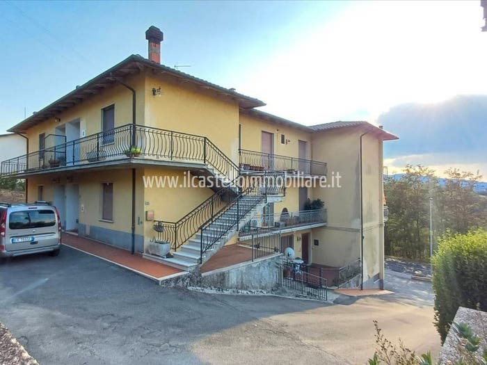 Appartamento con 5 locali in vendita in Strada Provinciale di Rapolano, Giovancorso, Chiusi