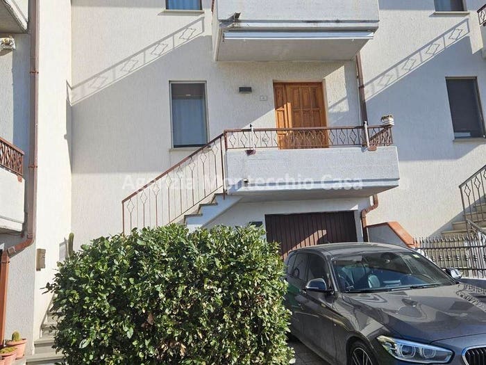 Appartamento con 5 locali in vendita in Via Vittorio Veneto, Centro, Petriano
