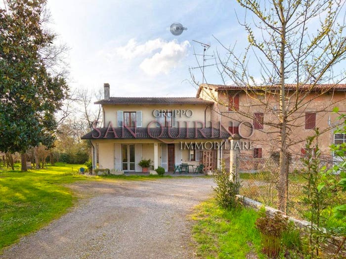 Casa con 5 locali in vendita in via cristoforo colombo, Centro, Novellara