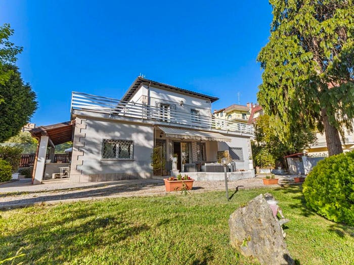 Casa con 6 locali in vendita in Via Armando Diaz, Fiuggi