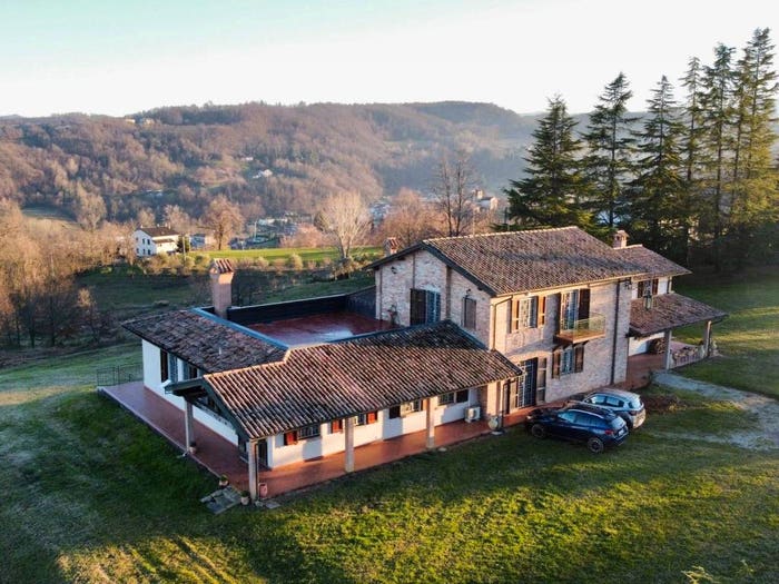 Casa con 6 locali in vendita in Località Sariano, Sariano, Gropparello