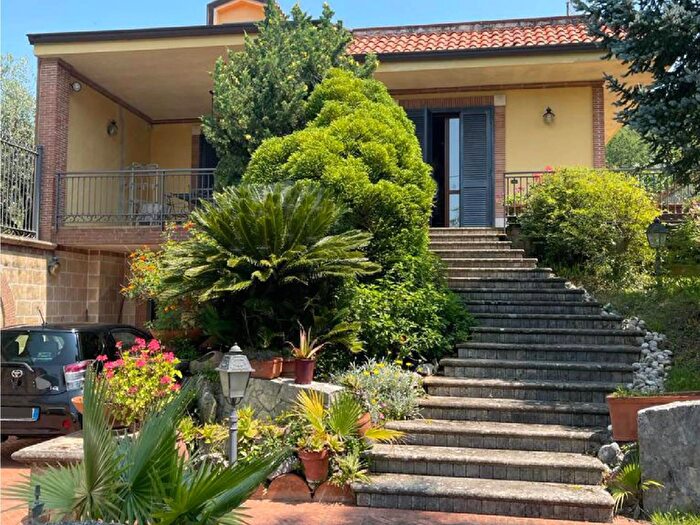 Casa con 5 locali in vendita in Via Abbatelle, Castel Morrone