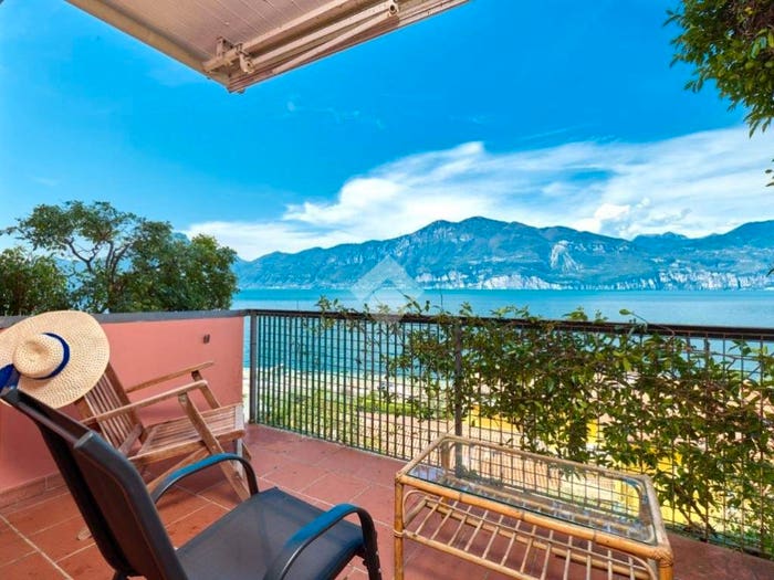 Appartamento bilocale in vendita in Via croce, Magugnano, Brenzone sul Garda