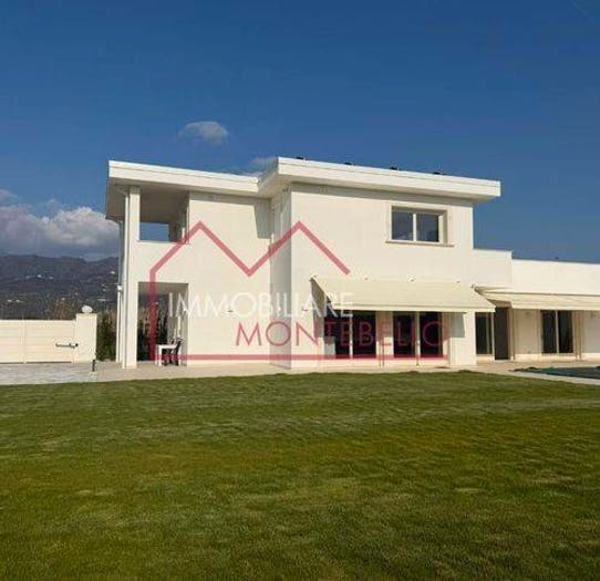 Casa con 6 locali in vendita in Via Degli Olmi, Vaiana, Forte dei Marmi
