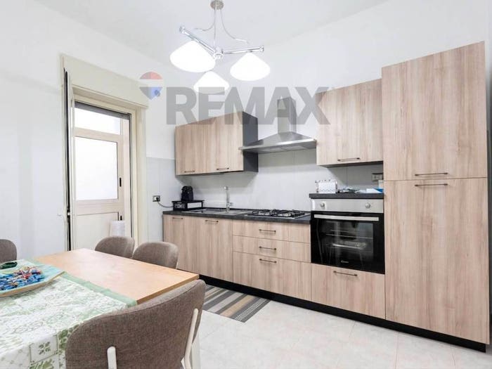 Appartamento con 5 locali in vendita in Via Ammiraglio Caracciolo, Rapisardi, Catania