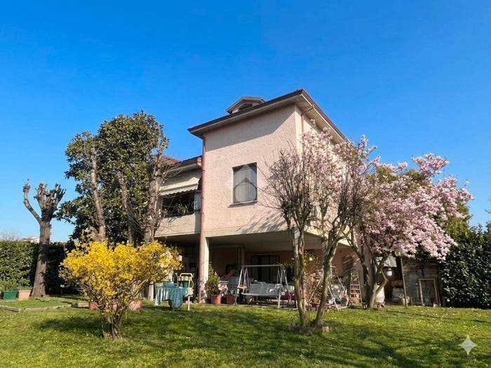 Casa con 5 locali in vendita in Strada Provinciale di Golese, Centro, Torrile