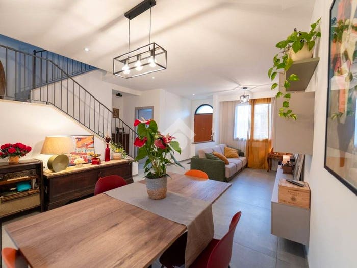 Casa quadrilocale in vendita in Via Liguria, Centro, Bagnacavallo