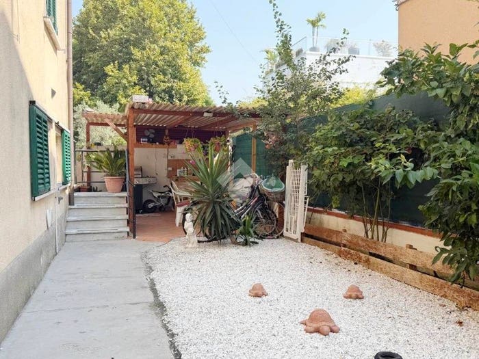 Appartamento quadrilocale in vendita in Via Comano, Marina di Carrara, Carrara