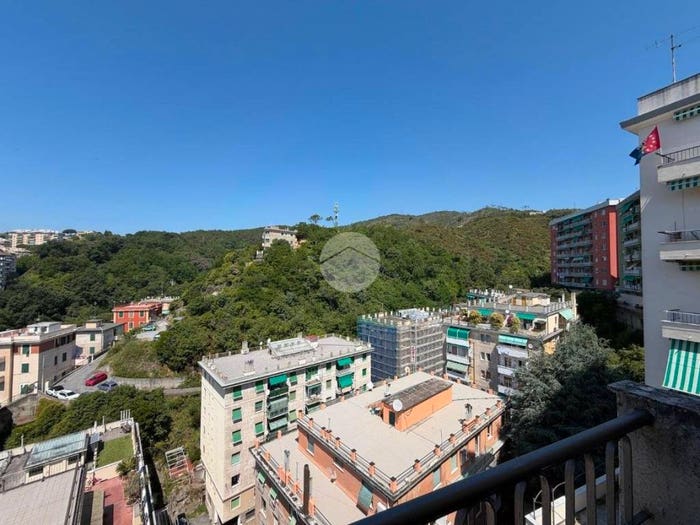 Appartamento con 5 locali in vendita in Via Amerigo Vespucci, Pegli, Genova