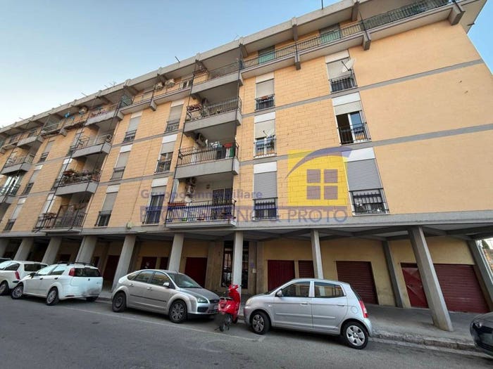 Appartamento trilocale in vendita in Via Imperatore Costantino, Commenda, Brindisi