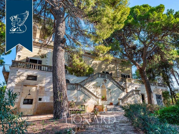 Casa con 6 locali in vendita in Canosa di Puglia