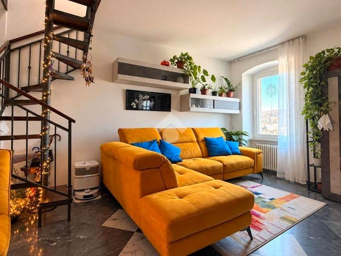 Appartamento con 5 locali in vendita in Piazza della Pace, Centro, Santo Stefano di Magra