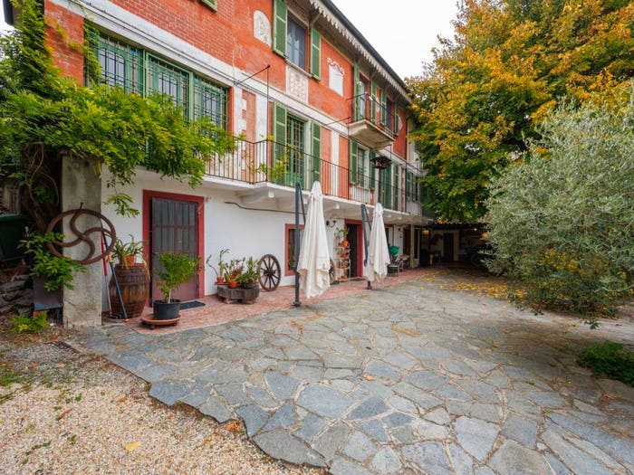 Casa con 6 locali in vendita in Località Sant Emiliano, Albugnano