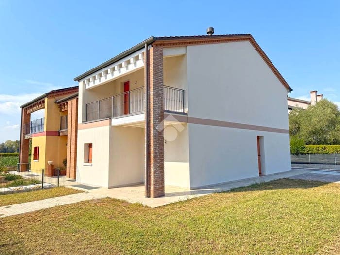 Casa con 6 locali in vendita in Via giovanni paolo ii, San Giorgio in Bosco