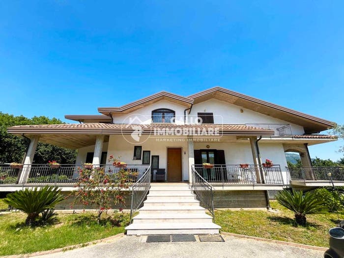 Casa con 6 locali in vendita in Via Piano Alvanella, Monteforte Irpino