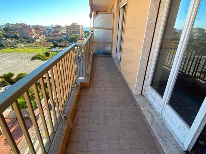Appartamento quadrilocale in vendita in Via Don Bosco, Centro, Vallecrosia