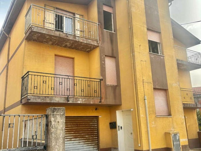 Casa con 6 locali in vendita in Viale Don Lorenzo Milani, Macomer