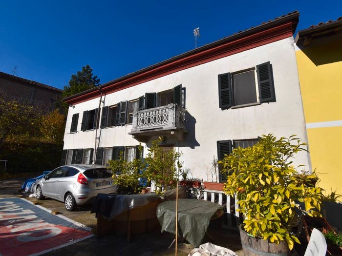 Casa con 6 locali in vendita in Via Collina Forni, Montaldo Scarampi