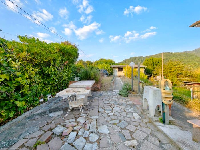 Casa con 5 locali in vendita in Via Circonvallazione Dante Alighieri, Aulla
