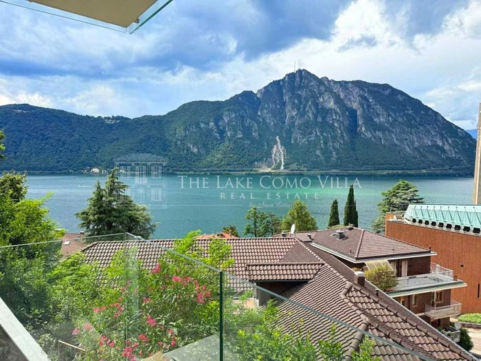 Casa con 6 locali in vendita in Campione d'Italia