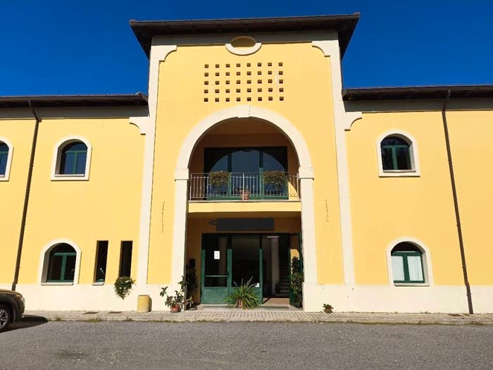 Casa con 6 locali in vendita in Via Castello, Caselle in Pittari