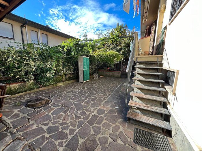 Casa con 6 locali in vendita in Via Fossi del Ferro, San Giorgio a Colonica, Prato