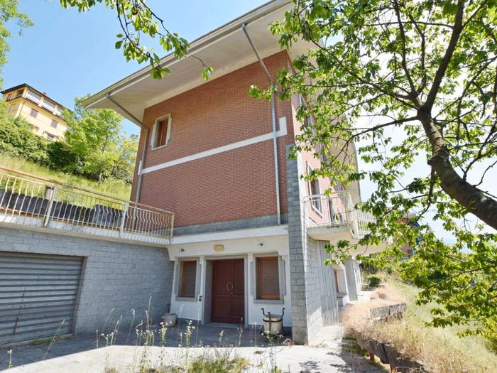 Casa con 6 locali in vendita in Via Nino Carboneri, Breo, Mondovì