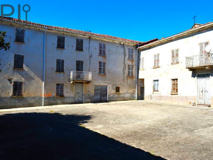 Casa con 6 locali in vendita in Sessame