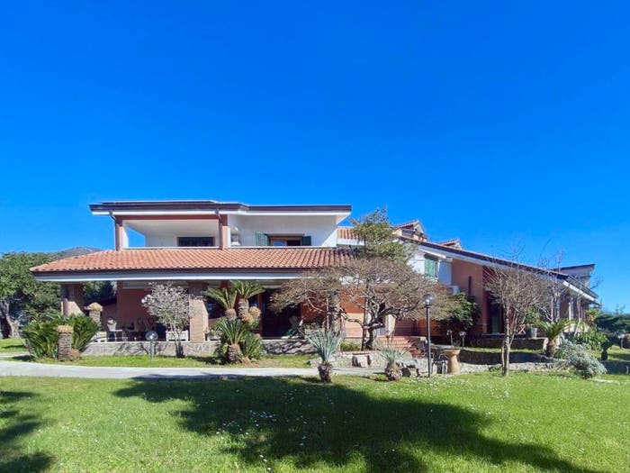 Casa con 6 locali in vendita in Quadrivio, Campagna