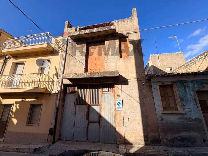 Casa quadrilocale in vendita in Via ludovico ariosto, Centro, Comiso
