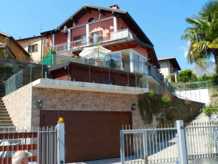 Casa con 6 locali in vendita in Pino Lago Maggiore, Maccagno con Pino e Veddasca