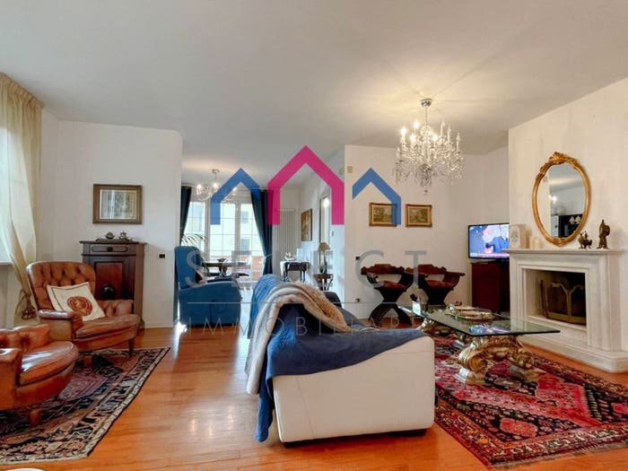 Casa con 6 locali in vendita in Centro, Borgo a Mozzano