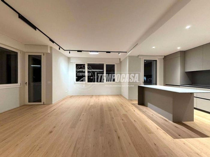 Appartamento quadrilocale in vendita in Via Giovanni Battista Moroni, Centro, Abano Terme