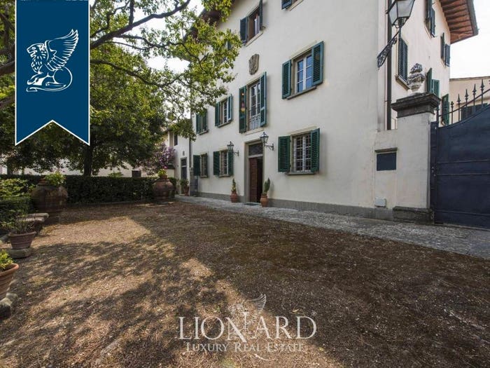 Casa con 6 locali in vendita in Carmignano