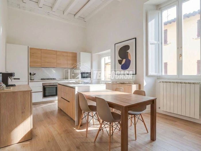 Casa con 5 locali in vendita in Via G Garibaldi, Comabbio