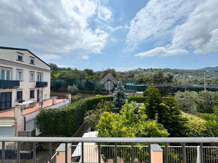 Appartamento trilocale in vendita in Via S Massimo, Centro, Piano di Sorrento