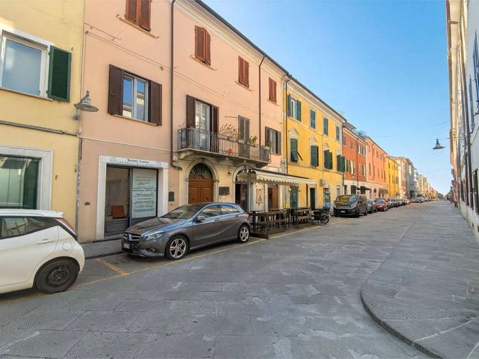 Casa con 5 locali in vendita in Via Camillo Benso di Cavour, Centro, Massa