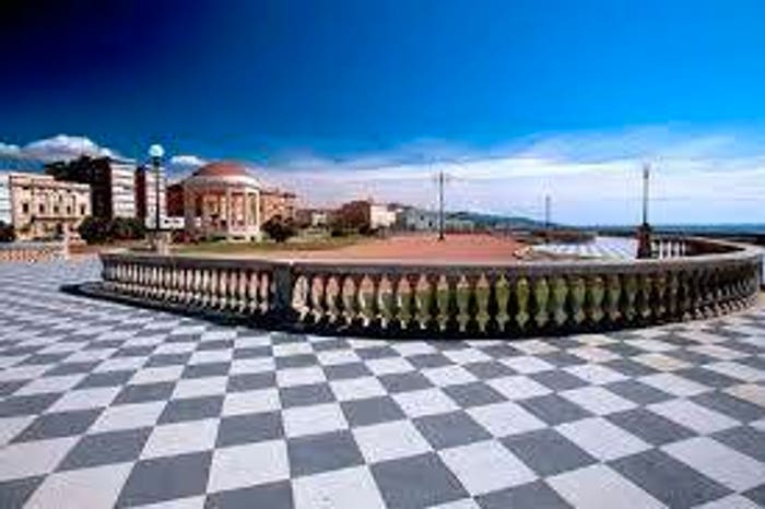 Appartamento con 5 locali in vendita in Accademia Terrazza Mascagni, Livorno