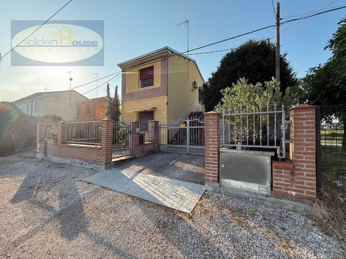 Casa con 5 locali in vendita in Via Garda Menata, Campotto, Argenta