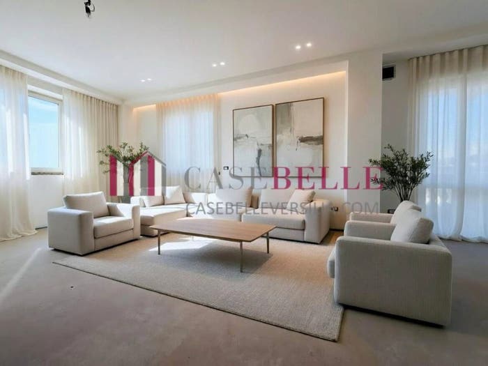 Appartamento quadrilocale in vendita in Viale Ermenegildo Pistelli, Lido di Camaiore, Camaiore