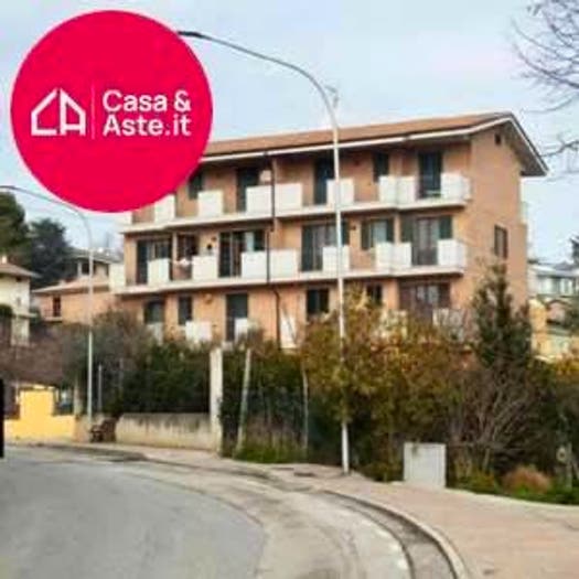 Appartamento quadrilocale in vendita in Via Valle, Centro, Monte San Giusto