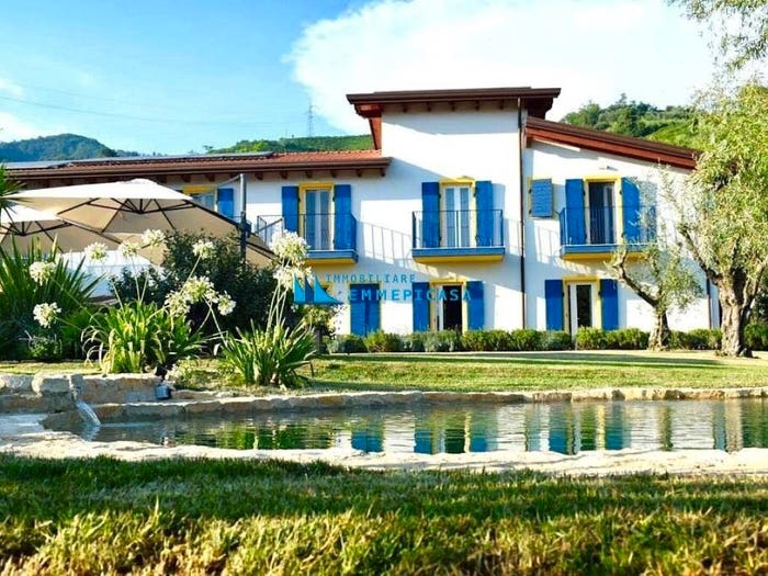 Casa in vendita in Via S Lorenzo, Romagnano, Massa