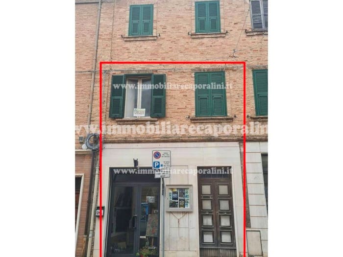 Appartamento con 6 locali in vendita in Centro, Recanati