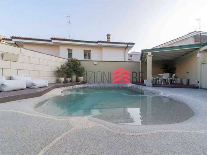 Casa con 6 locali in vendita in via massaia, Bicocca, Novara