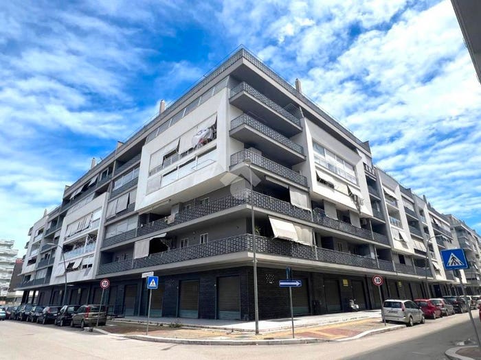 Appartamento trilocale in vendita in Viale Carlo Maria Giulini, Zona Parco degli Ulivi, Barletta