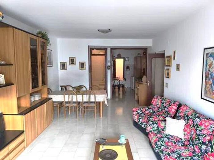 Casa trilocale in vendita in Via Plebiscito, Oliveto Citra