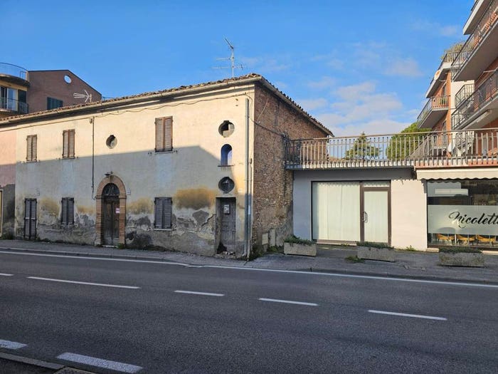 Casa quadrilocale in vendita in Via Strozzacapponi, Castel del Piano Pila, Perugia