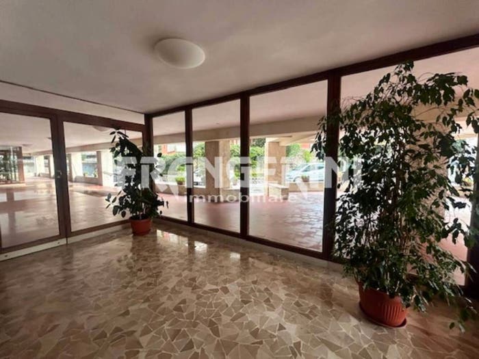 Appartamento con 5 locali in vendita in Viale Rosa del Tirreno, Goito Montebello, Livorno