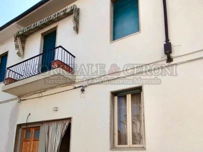 Casa con 6 locali in vendita in Piazza San Rocco No Number, San Rocco Lungarno, Empoli