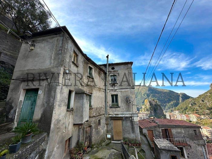 Casa con 6 locali in vendita in Corso Vittorio Emanuele, Centro, Orsomarso